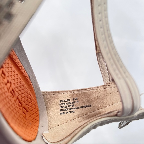 BareTraps Sandals, Gray, size 9.5 - Picture 7 of 8